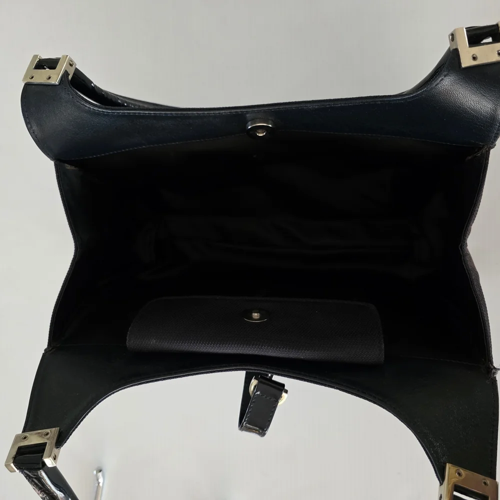 Elegant Black Handbag - Picture 8 of 13